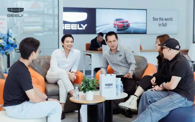 Showroom Geely Long Biên