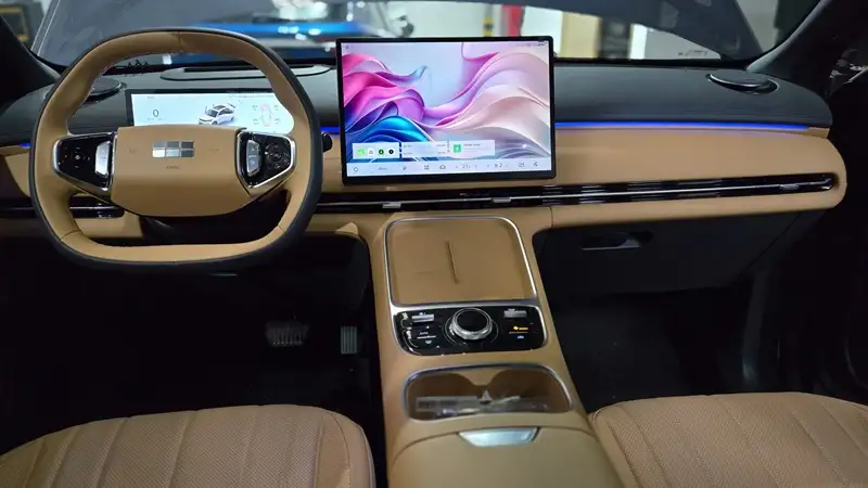 Màn hình trung tâm 15.4 inch Geely EX5 EM-i